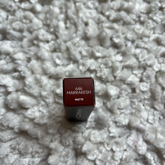 MAC Cosmetics Matte Lipstick - Rich Brown - Picture 6 of 6